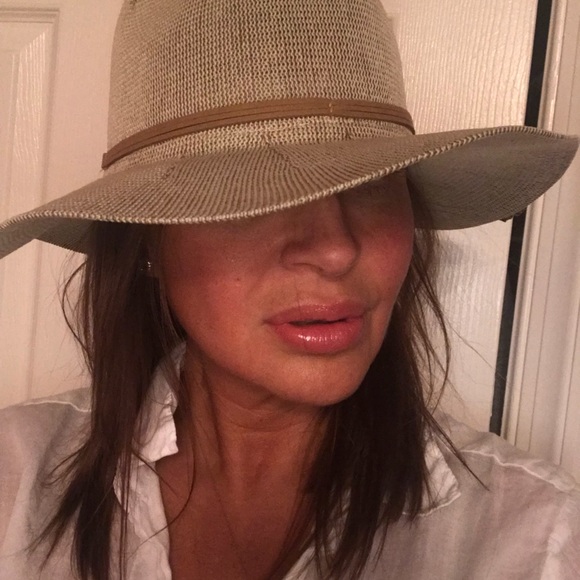 Meet your Posher, Suzanne - Picture 1 of 1